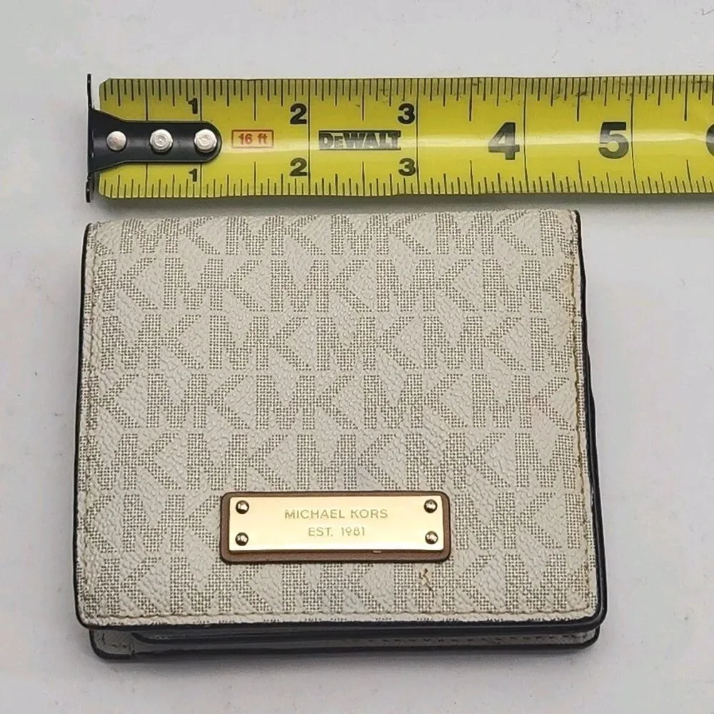 Michael Kors Wallet Beige Jet Set Bifold 4.75